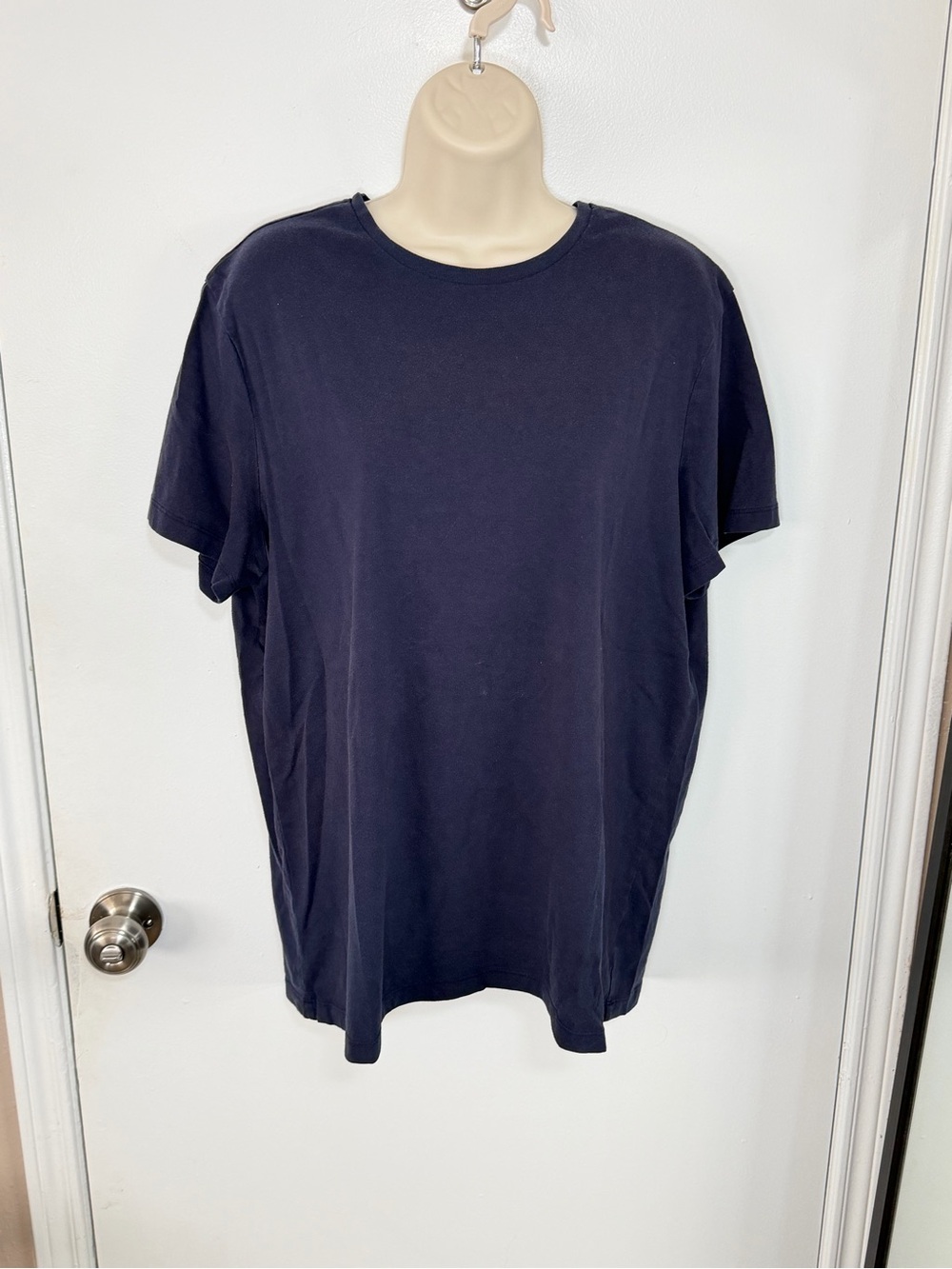 Classic Men's Navy Crew Neck T-Shirt - L